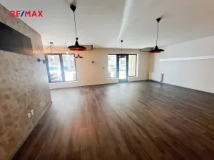 Prodej obchodního prostoru, Uherské Hradiště, Dlouhá, 75 m2