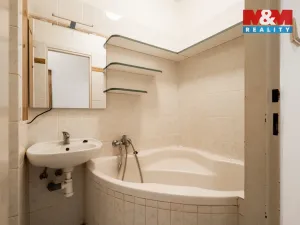 Prodej bytu 2+1, Suchdol nad Lužnicí, sídl. Na Pražské, 50 m2