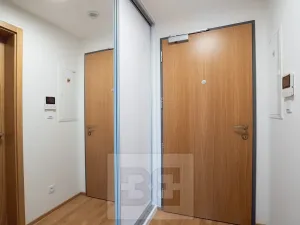 Prodej bytu 1+kk, Praha - Smíchov, Toyen, 42 m2