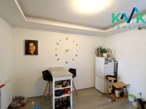 Pronájem bytu 1+1, Karlovy Vary, Chebská, 36 m2