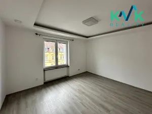 Pronájem bytu 1+1, Karlovy Vary, Chebská, 36 m2