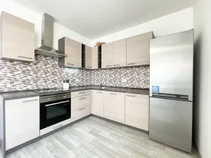 Pronájem bytu 2+kk, Praha - Holešovice, Na Maninách, 65 m2