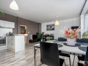 Pronájem bytu 4+kk, Praha - Vysočany, Pod Harfou, 82 m2