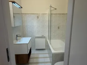 Pronájem bytu 1+kk, Praha - Vinohrady, Hradecká, 26 m2