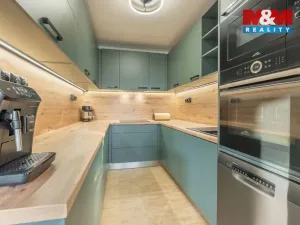 Prodej bytu 3+1, Praha - Bohnice, Dolákova, 74 m2