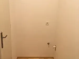 Pronájem bytu 1+kk, Praha - Karlín, Thámova, 29 m2