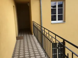 Pronájem bytu 1+kk, Praha - Karlín, Thámova, 29 m2