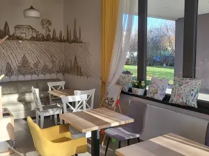 Pronájem restaurace, Praha - Letňany, Chlebovická, 110 m2