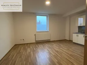 Pronájem bytu 2+kk, Holice, náměstí T. G. Masaryka, 52 m2