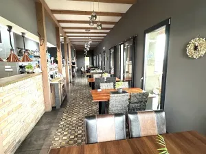 Prodej restaurace, Pasohlávky, 272 m2