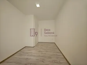 Pronájem bytu 3+kk, Jindřichův Hradec, sídliště Vajgar, 44 m2