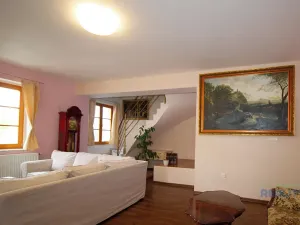 Pronájem atypického bytu, Mratín, Boční, 109 m2