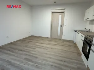 Pronájem bytu 2+kk, Kladno, Čermákova, 40 m2