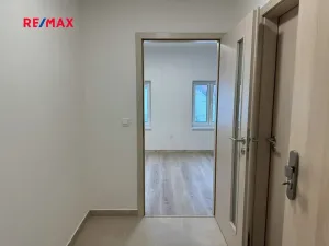 Pronájem bytu 1+kk, Kladno, Čermákova, 32 m2