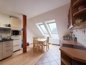 Pronájem bytu 2+1, Praha - Břevnov, Hošťálkova, 98 m2