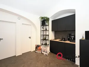 Pronájem kanceláře, Praha - Smíchov, Na Plzeňce, 47 m2