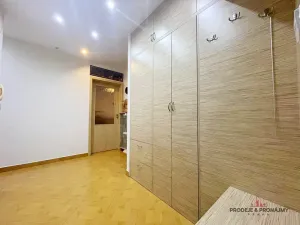 Prodej bytu 2+1, Karlovy Vary, Gagarinova, 64 m2