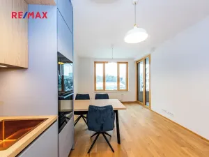 Pronájem bytu 2+kk, Praha - Radlice, U Komína, 53 m2