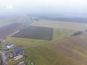 Prodej pozemku pro bydlení, Uhersko, 1000 m2