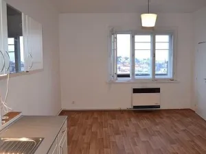Pronájem bytu 1+kk, Praha - Břevnov, Šlikova, 29 m2