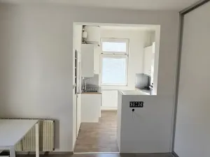 Pronájem bytu 1+kk, Zlín, Kvítková, 22 m2