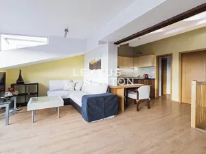 Pronájem bytu 2+kk, Praha - Vršovice, Oblouková, 60 m2