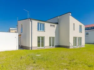 Prodej rodinného domu, Milovice, Modřínová, 104 m2