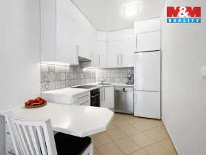 Prodej bytu 1+kk, Praha - Pitkovice, Penízovková, 37 m2