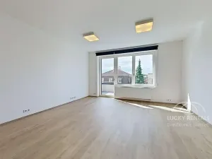 Pronájem bytu 1+kk, Praha - Velká Chuchle, Na hvězdárně, 35 m2