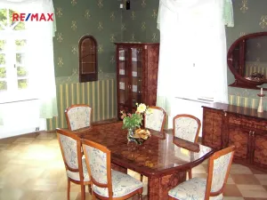 Pronájem vily, Perštejn, 700 m2