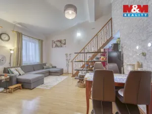 Prodej bytu 3+kk, Šestajovice, Komenského, 78 m2