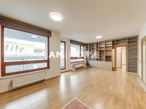 Pronájem bytu 3+kk, Praha - Vysočany, Ocelářská, 81 m2