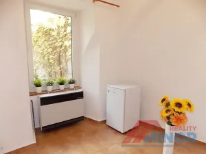 Pronájem kanceláře, Slaný, Husova, 40 m2