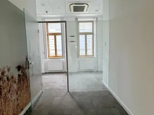 Pronájem kanceláře, Cheb, Obrněné brigády, 40 m2