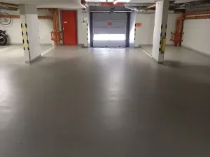 Pronájem garážového stání, Praha - Žižkov, Jeseniova, 14 m2