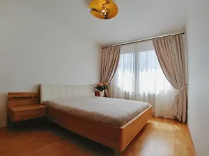 Pronájem bytu 3+kk, Praha - Smíchov, U Dívčích hradů, 93 m2