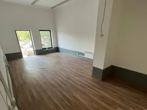 Pronájem skladu, Praha - Horní Počernice, Komárovská, 210 m2