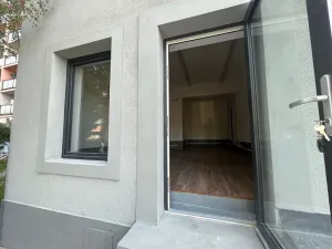 Pronájem skladu, Praha - Horní Počernice, Komárovská, 210 m2