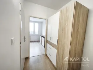 Pronájem bytu 1+1, Praha - Kobylisy, Šimůnkova, 31 m2