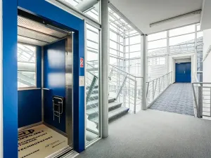 Pronájem kanceláře, Praha - Strašnice, Třebohostická, 628 m2