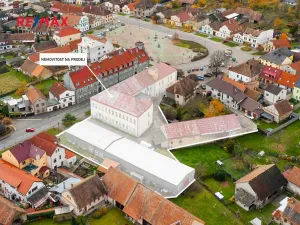 Prodej komerční nemovitosti, Dašice, náměstí T. G. Masaryka, 2490 m2