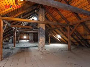 Prodej komerční nemovitosti, Dašice, náměstí T. G. Masaryka, 2490 m2