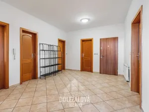 Pronájem bytu 4+1, Praha - Hostivař, Na Groši, 111 m2