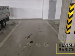 Pronájem garážového stání, Brno, třída Generála Píky, 13 m2