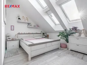 Prodej bytu 1+kk, Tuchoměřice, Ke Kovárně, 53 m2