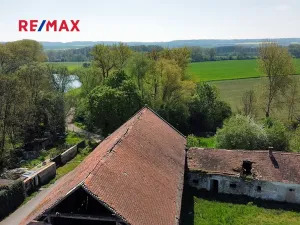Prodej zemědělského objektu, Počedělice, 2500 m2