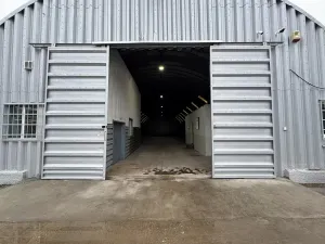 Pronájem skladu, Chýně, Družstevní, 600 m2