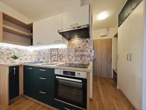 Pronájem bytu 2+1, Jindřichův Hradec, sídliště Vajgar, 35 m2