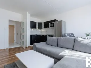 Pronájem bytu 2+kk, Praha - Černý Most, Bryksova, 42 m2