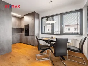 Pronájem bytu 2+kk, Horoměřice, Karla IV., 53 m2